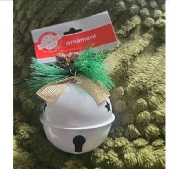 6 Christmas bell ornaments - Picture 1 of 3